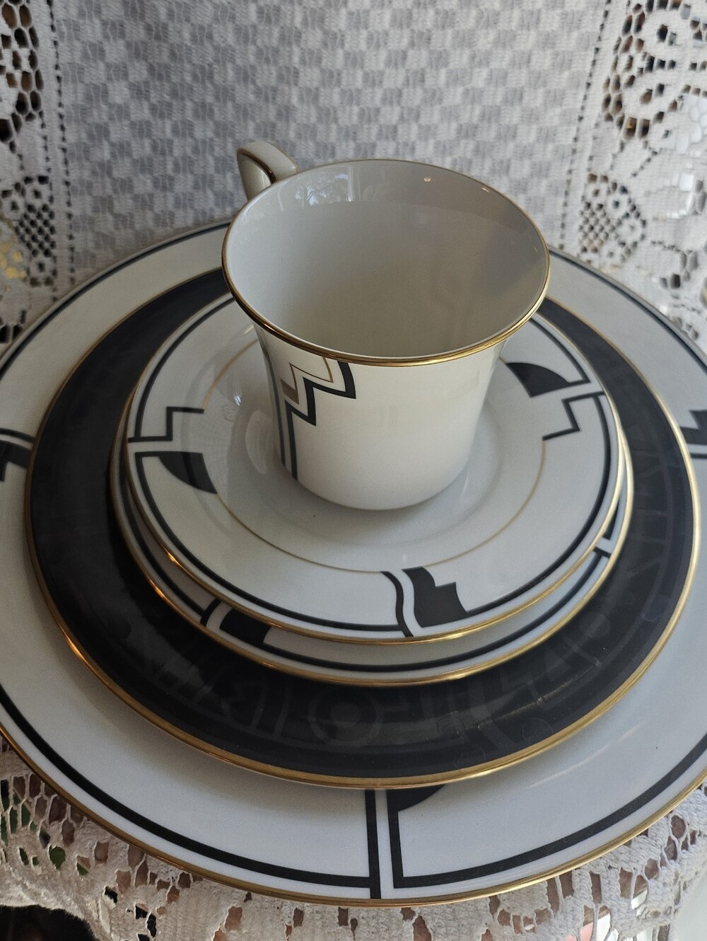 Noritake Portfolio Art Deco Dish Set Of 5